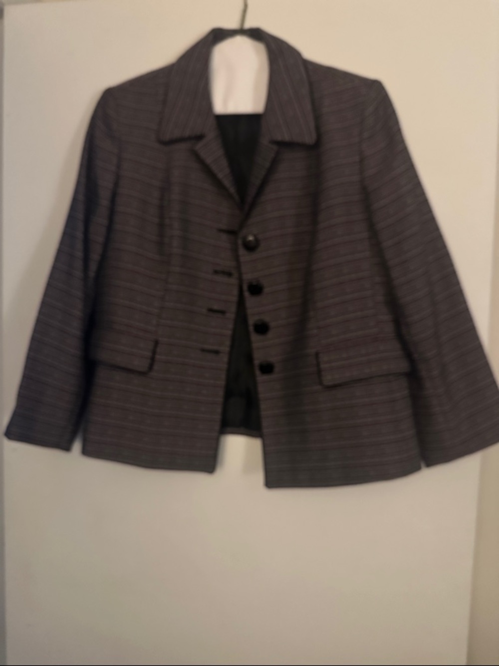 Le Suit Gray Plaid Tailored Button Blazer